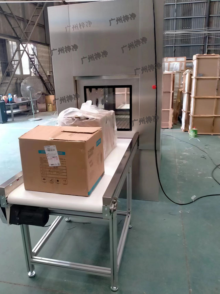 輸送線風(fēng)淋傳遞窗與輸送線貨淋室是潔凈室中用于物品傳遞和空氣凈化的關(guān)鍵設(shè)備。