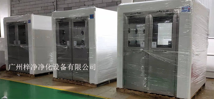 在潔凈室領(lǐng)域，風(fēng)淋室作為一種關(guān)鍵的空氣凈化設(shè)備